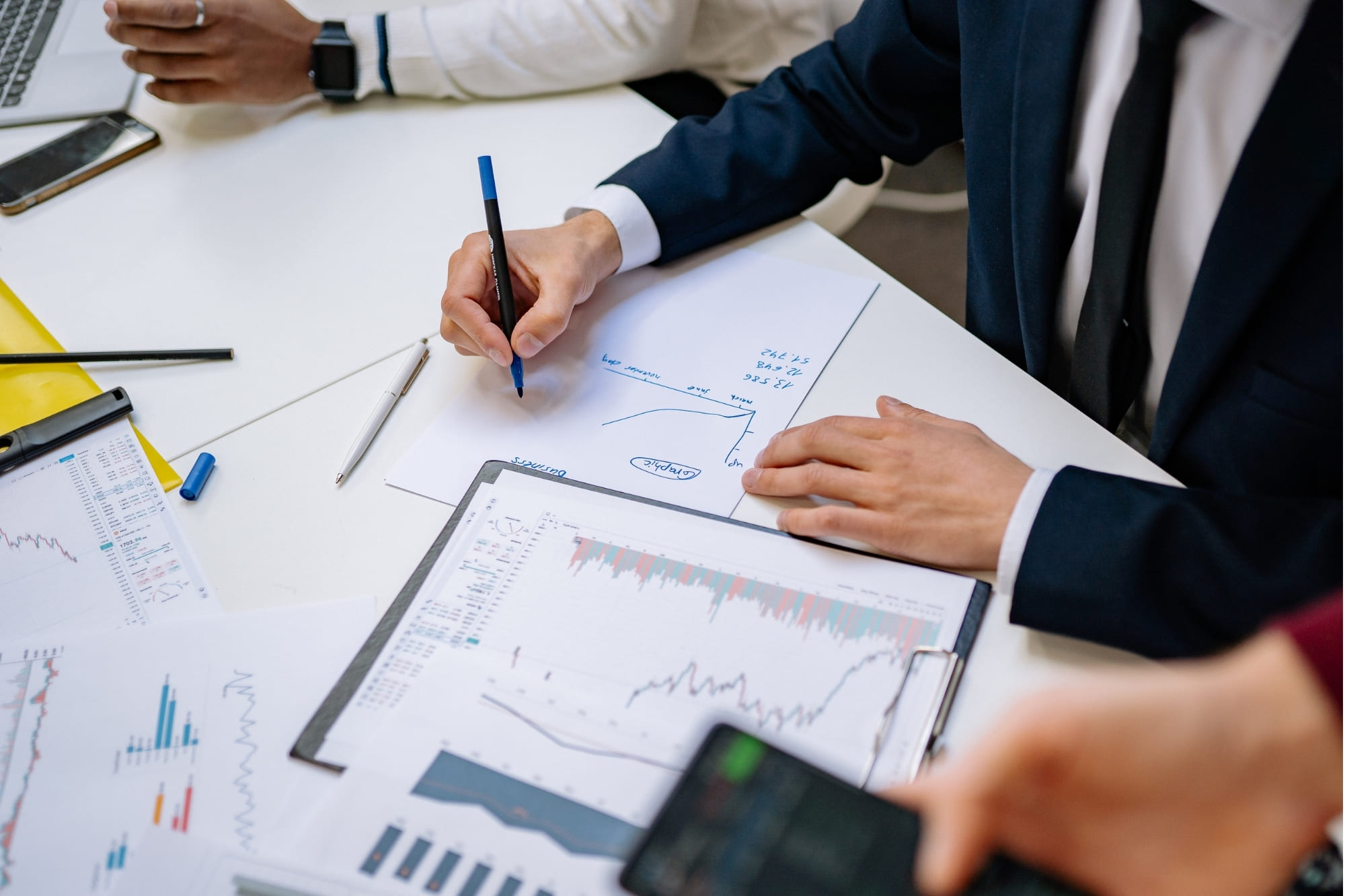 Hire Data Architect 2 (1)